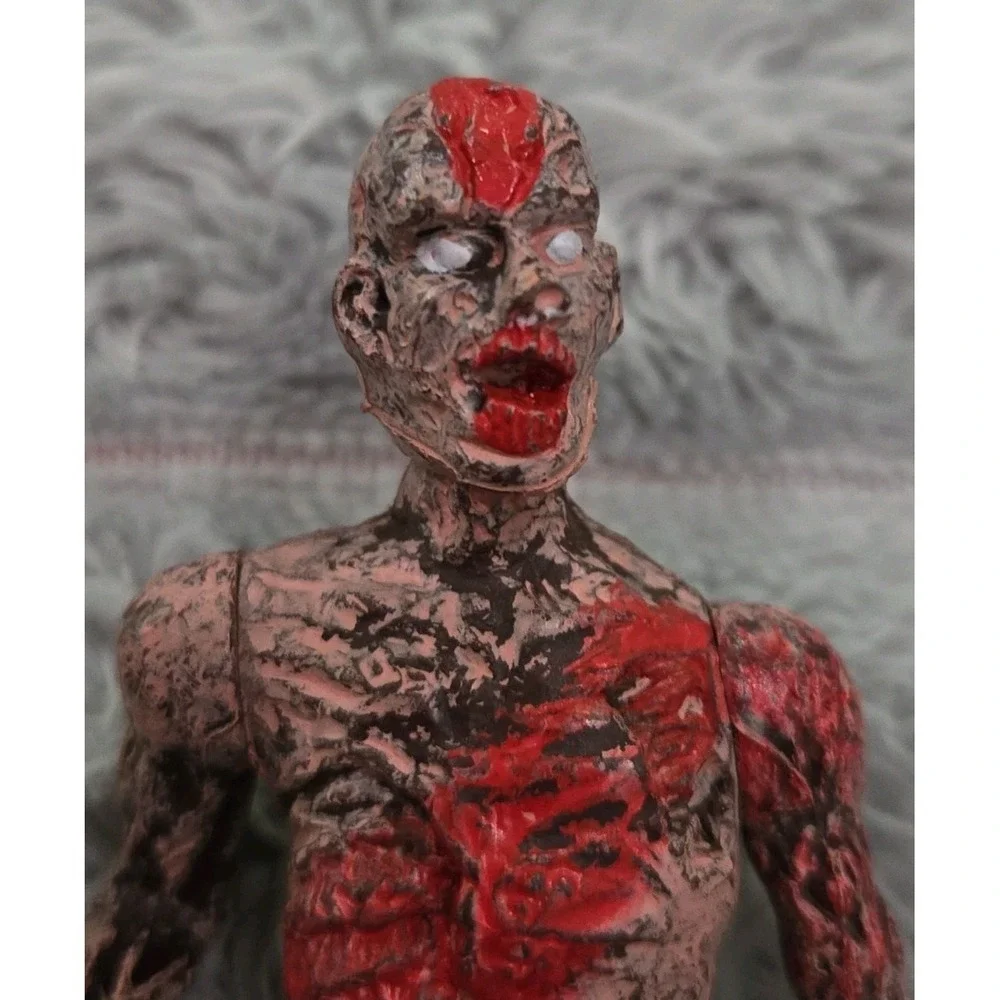 BOHS 4-in Zombie action figure Articulated Joints Hand-painted Halloween